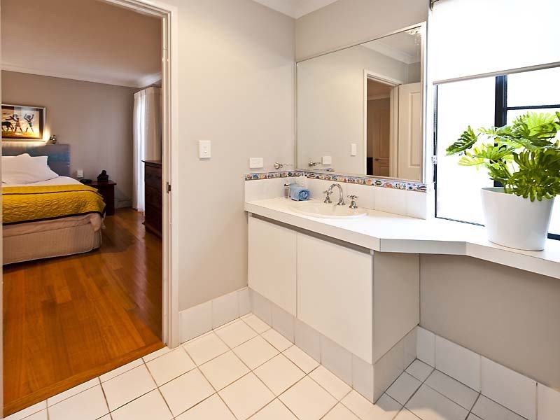 12 Kitchener Road, Melville WA 6156