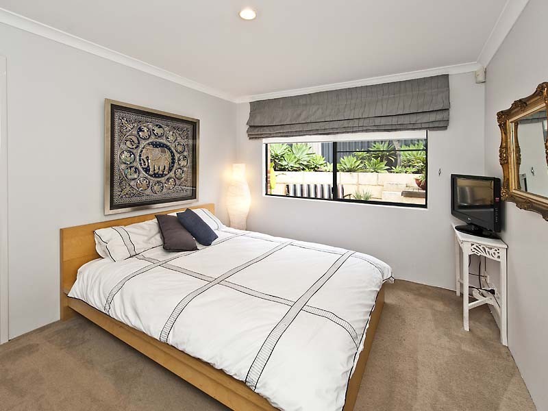 12 Kitchener Road, Melville WA 6156