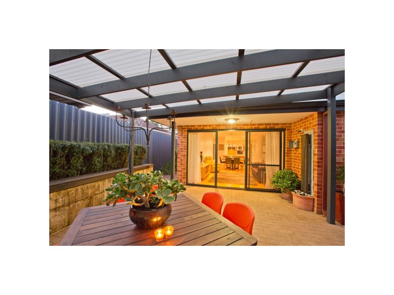 12 Kitchener Road, Melville WA 6156