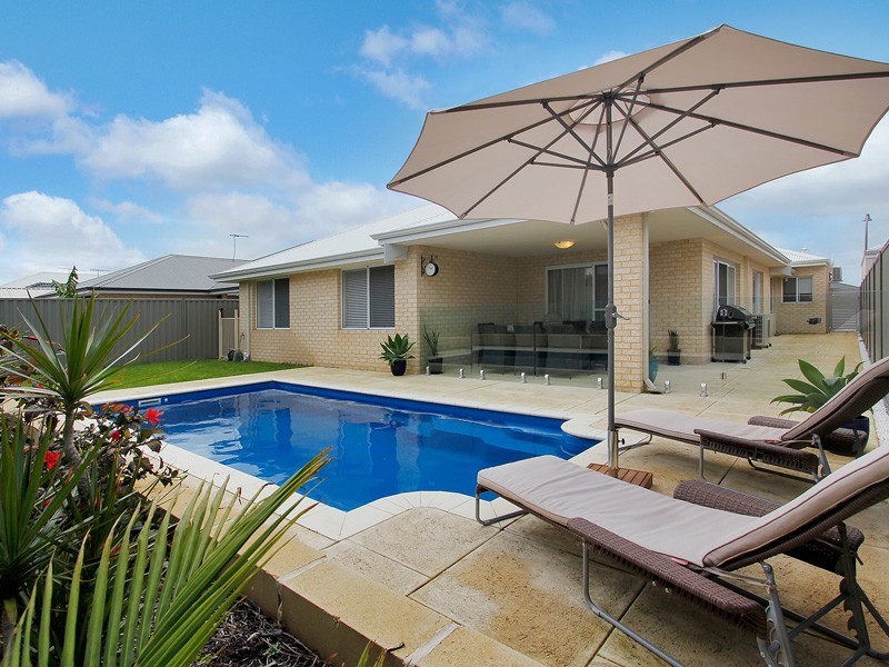 114 Piara Drive, Piara Waters WA 6112