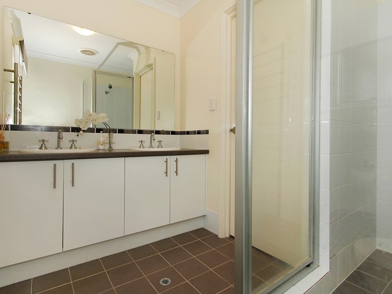 114 Piara Drive, Piara Waters WA 6112