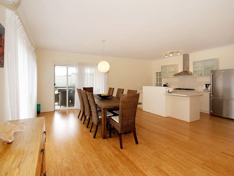 114 Piara Drive, Piara Waters WA 6112