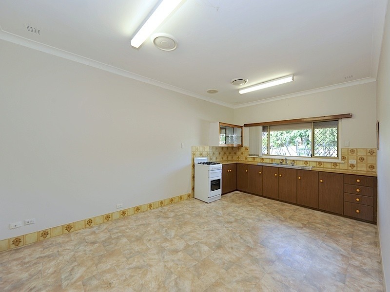 3 Willis Road, Beaconsfield WA 6162
