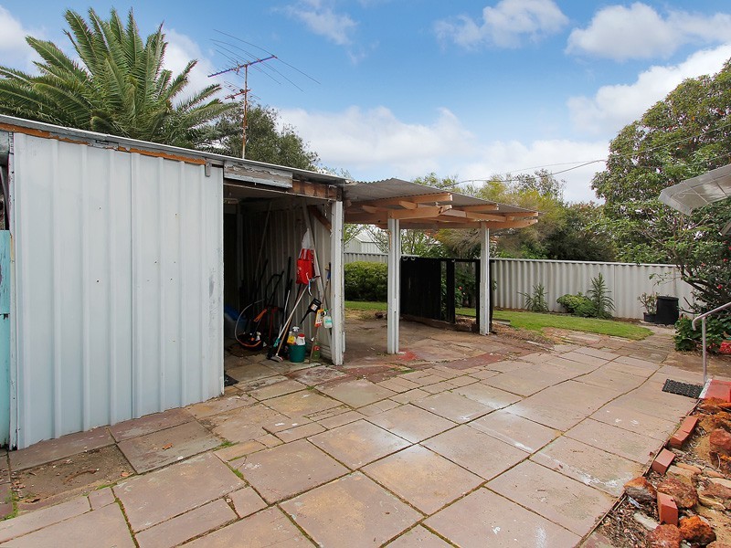 6 Minilya Avenue, White Gum Valley WA 6162