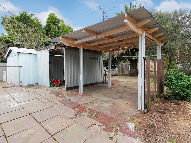 6 Minilya Avenue, White Gum Valley WA 6162