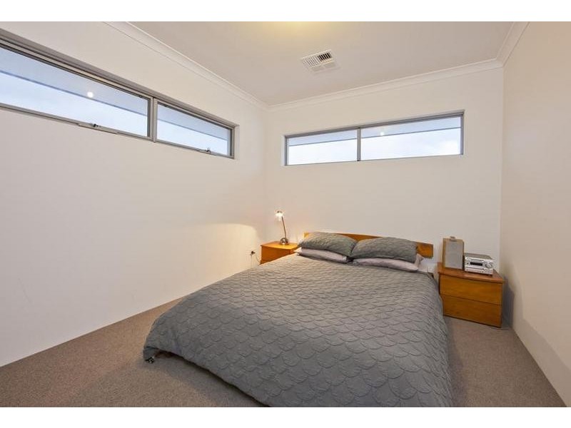 3 Breaksea Drive, North Coogee WA 6163