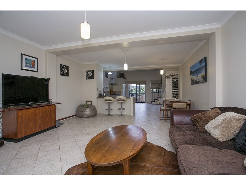 11/18 Strang Street, Beaconsfield WA 6162