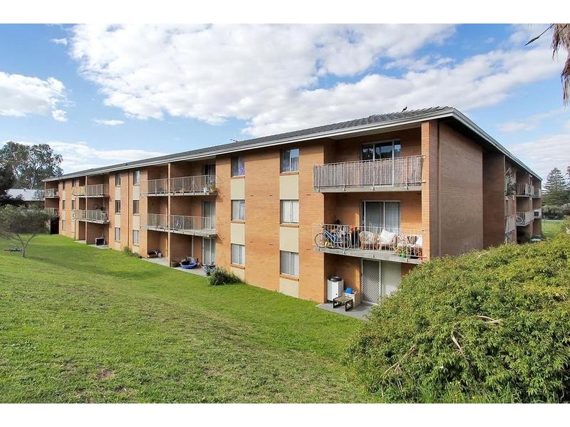 22/4 SOUTHEND ROAD, Hamilton Hill WA 6163