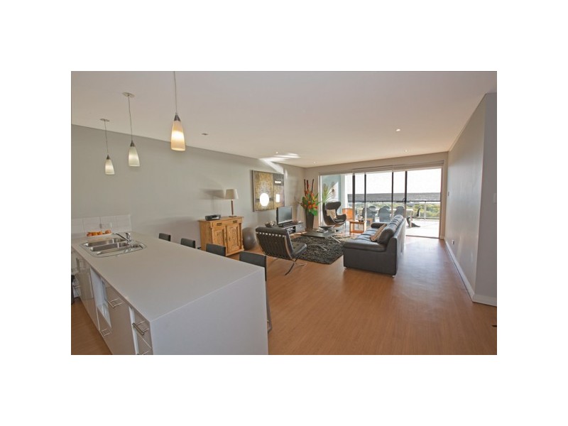 11/52 Rollinson Road, North Coogee WA 6163