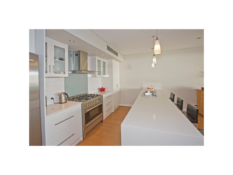 11/52 Rollinson Road, North Coogee WA 6163