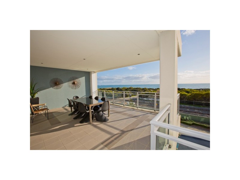 11/52 Rollinson Road, North Coogee WA 6163