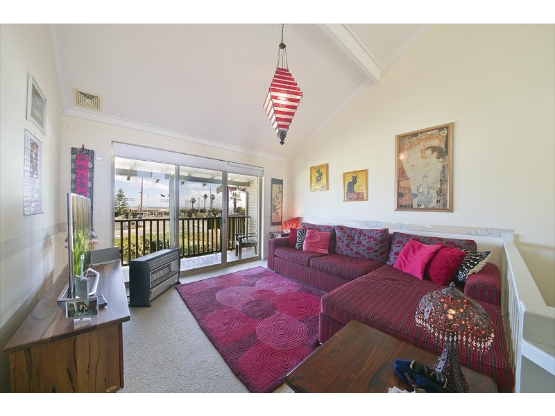 2/174 Marine Terrace, South Fremantle WA 6162