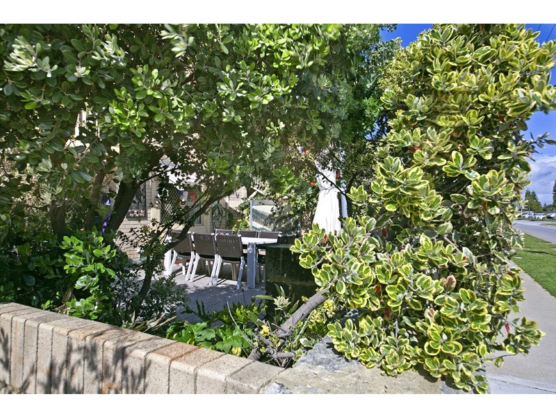 2/174 Marine Terrace, South Fremantle WA 6162