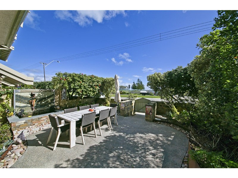 2/174 Marine Terrace, South Fremantle WA 6162