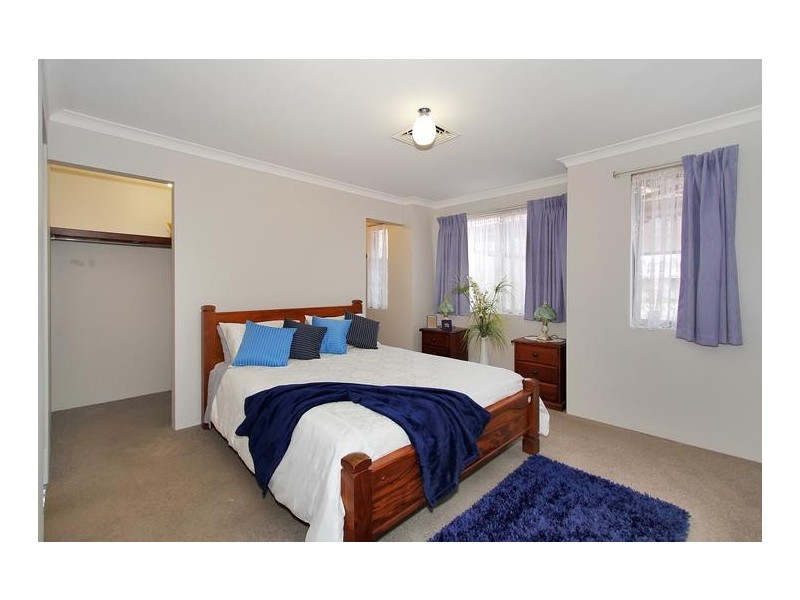 2 Cowan Street, Alfred Cove WA 6154