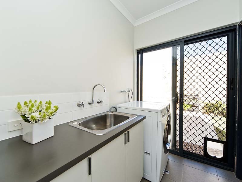 2/33A Montreal Street, Fremantle WA 6160