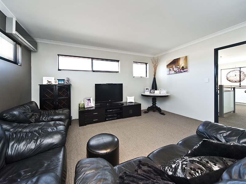 2/33A Montreal Street, Fremantle WA 6160