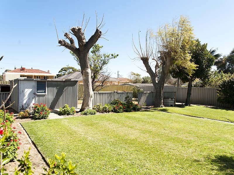 9 Victor Street, Hilton WA 6163