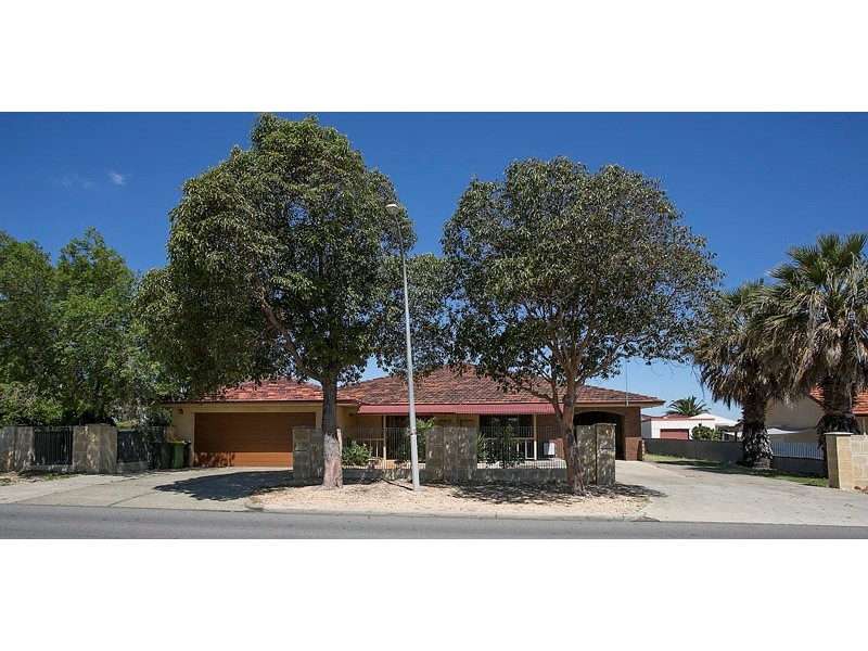 93 Barrington Street, Munster WA 6166