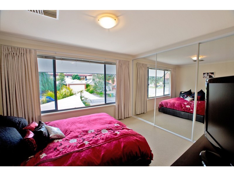 4/131 View Terrace, Bicton WA 6157