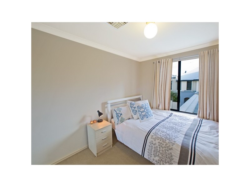 4/131 View Terrace, Bicton WA 6157