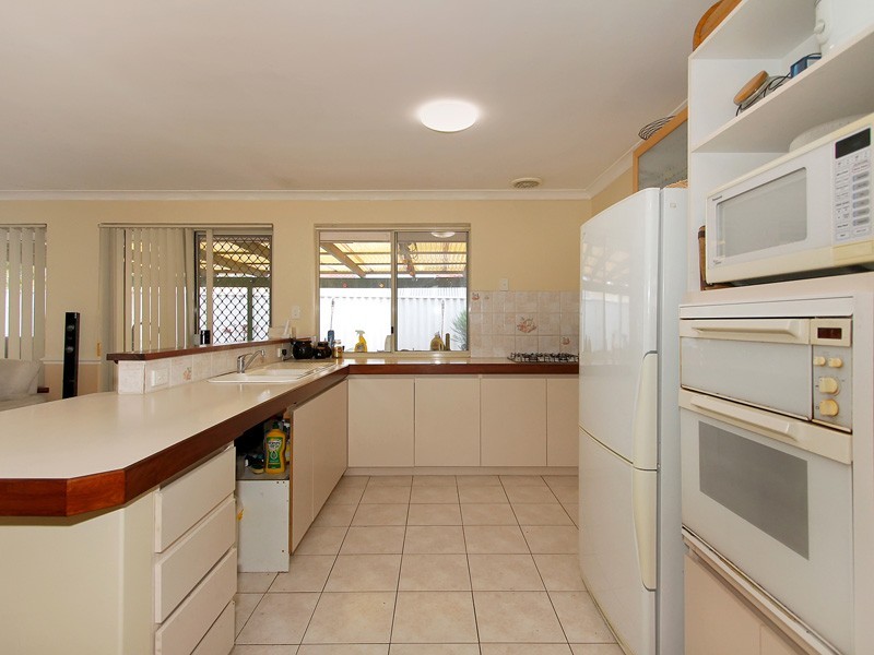 4 Aster Court, Thornlie WA 6108