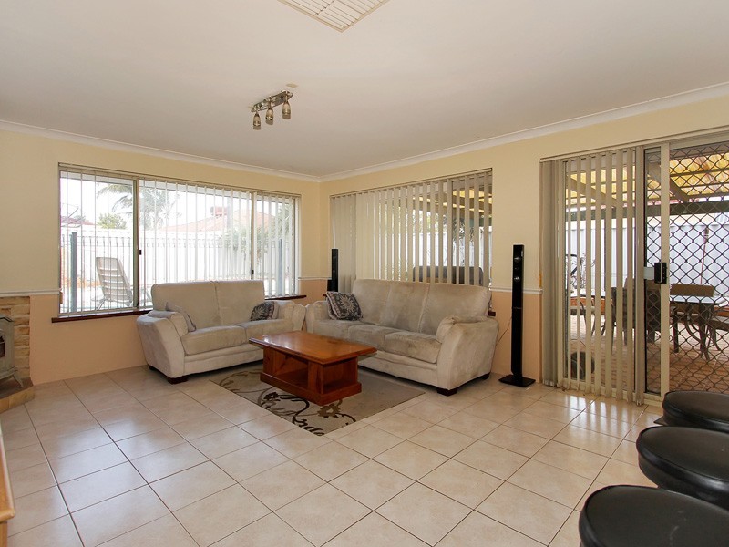 4 Aster Court, Thornlie WA 6108