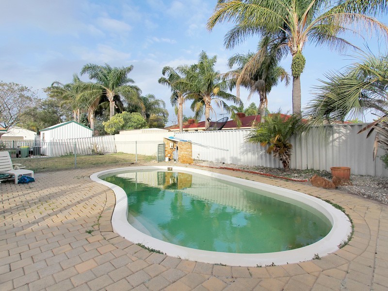 4 Aster Court, Thornlie WA 6108