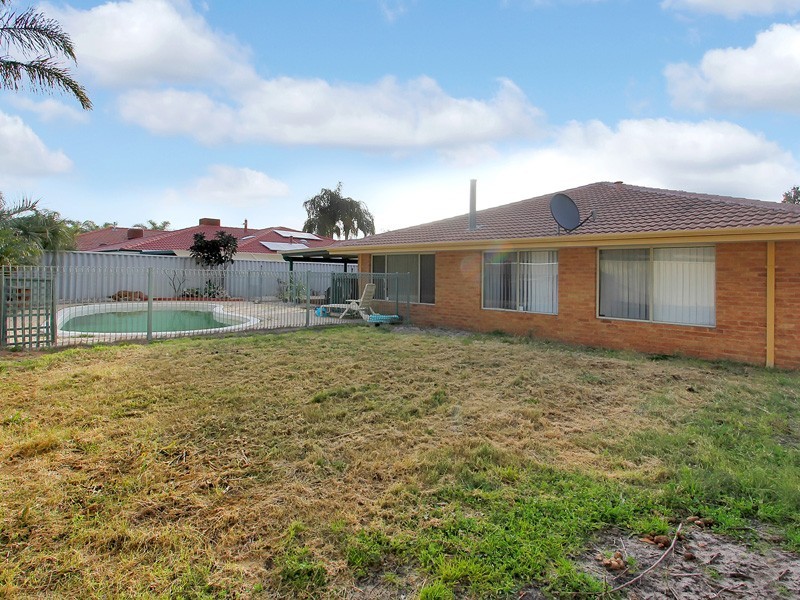 4 Aster Court, Thornlie WA 6108
