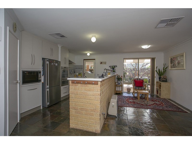 19A Kemmish Crescent, Melville WA 6156