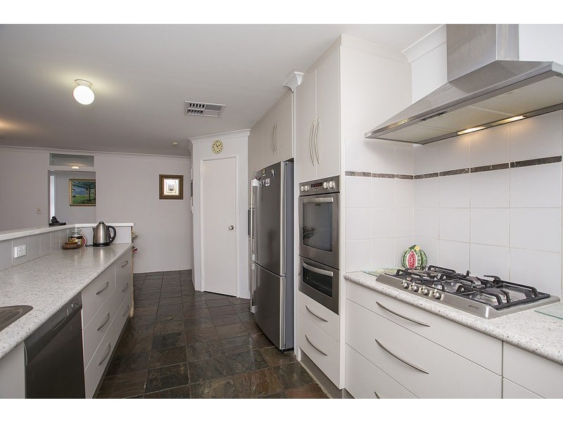 19A Kemmish Crescent, Melville WA 6156