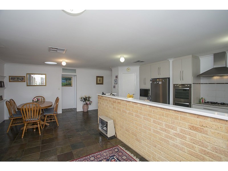 19A Kemmish Crescent, Melville WA 6156