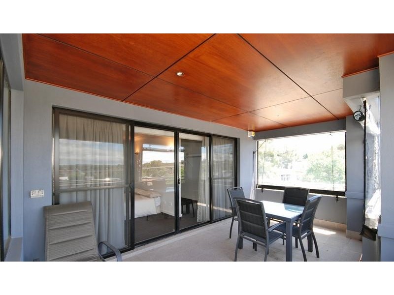 31 McCoy Street, Melville WA 6156