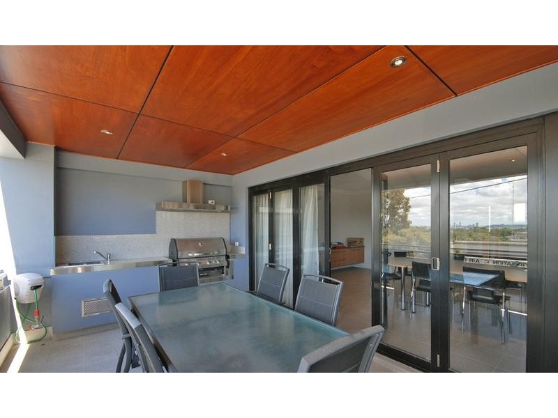 31 McCoy Street, Melville WA 6156