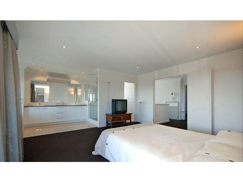 31 McCoy Street, Melville WA 6156