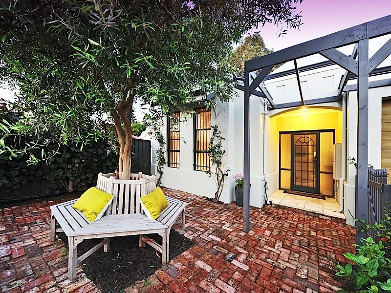 2 Central Avenue, Beaconsfield WA 6162