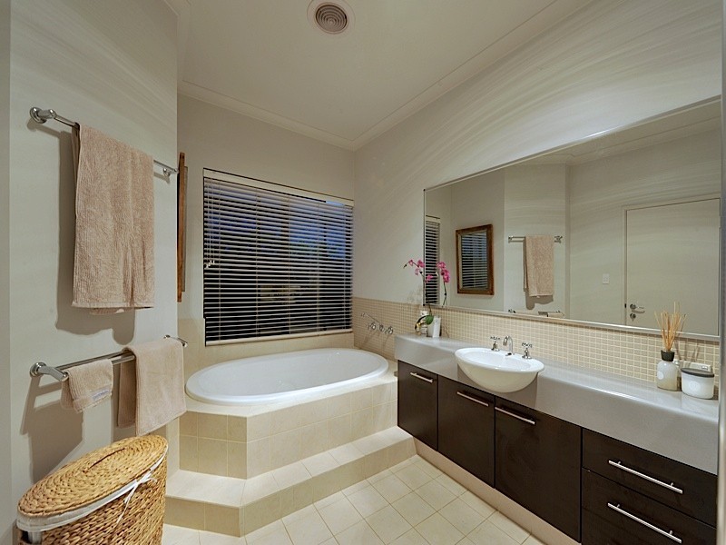 2 Central Avenue, Beaconsfield WA 6162