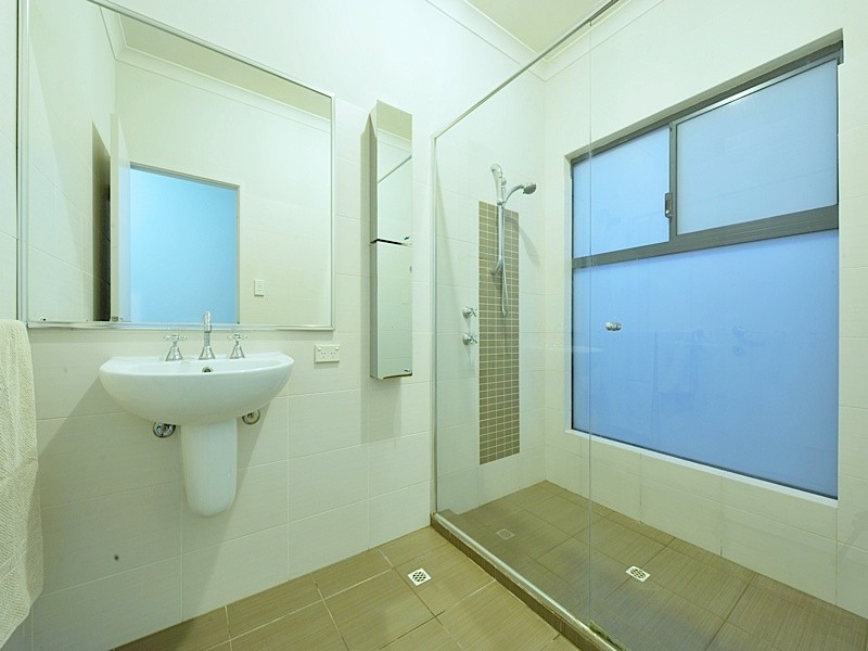 2 Central Avenue, Beaconsfield WA 6162