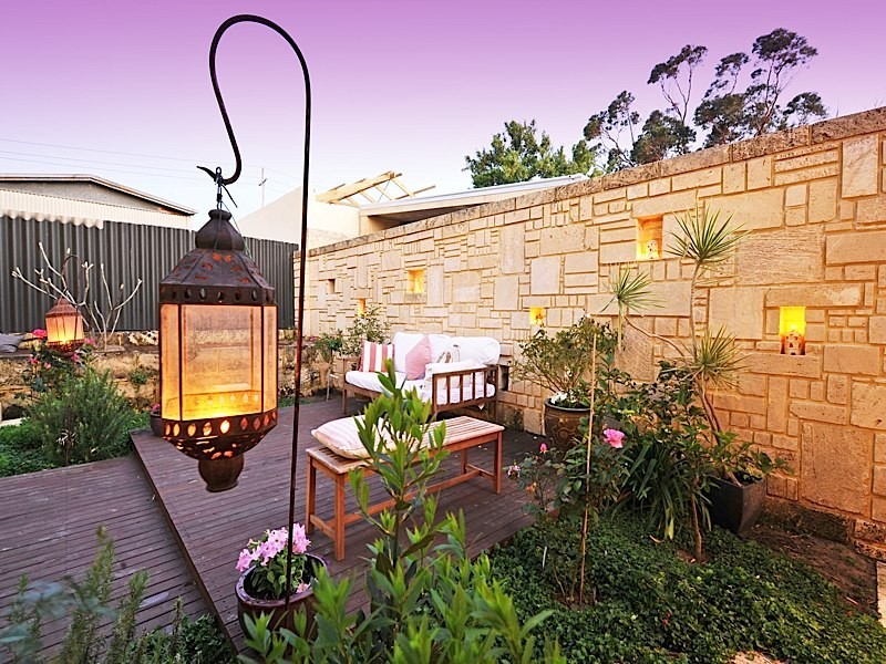 2 Central Avenue, Beaconsfield WA 6162