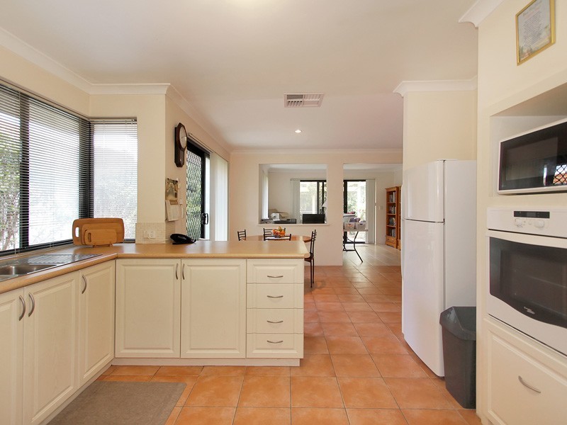 20 Aviemore Green, Canning Vale WA 6155