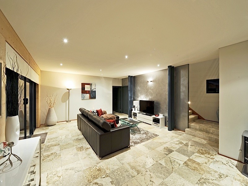 17 Castellon Crescent, Coogee WA 6166