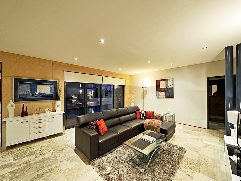 17 Castellon Crescent, Coogee WA 6166