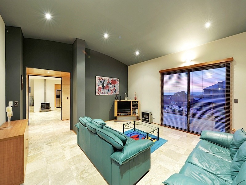 17 Castellon Crescent, Coogee WA 6166
