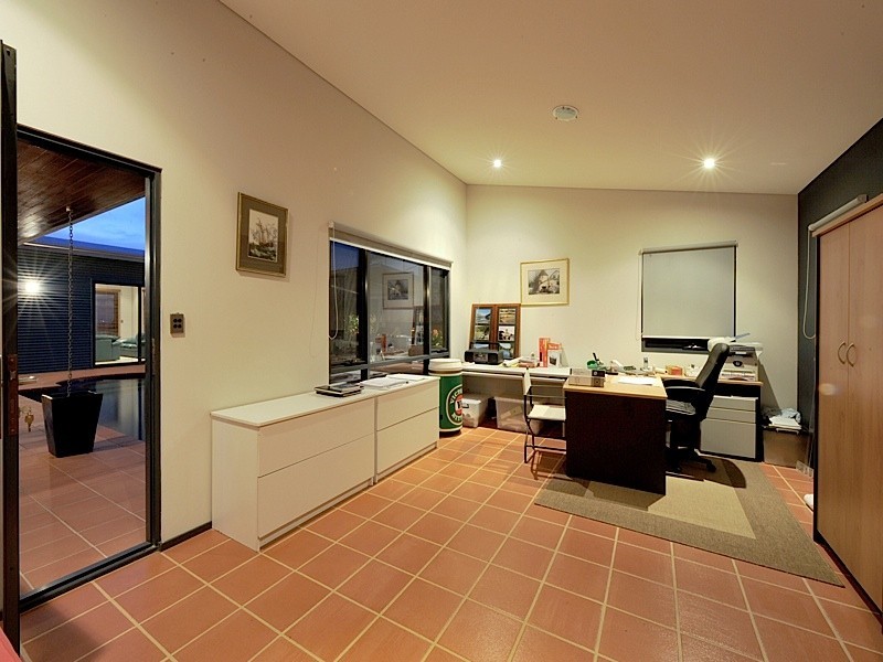 17 Castellon Crescent, Coogee WA 6166