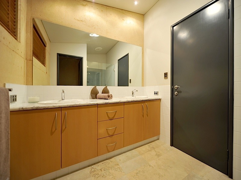 17 Castellon Crescent, Coogee WA 6166