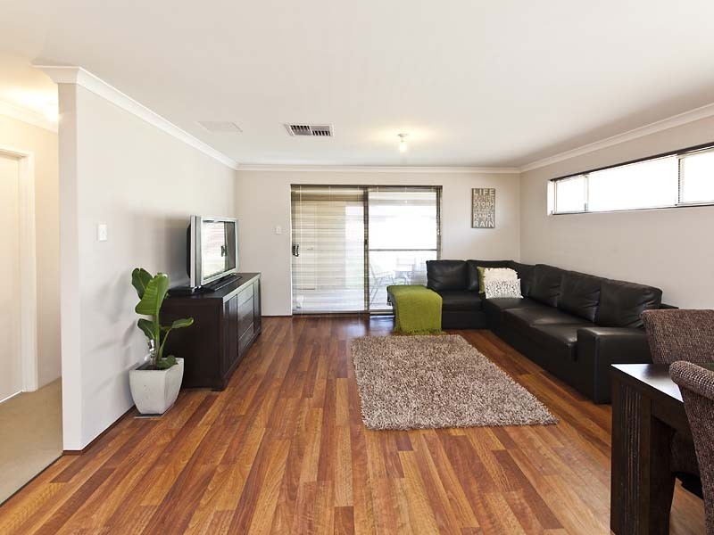 12 Padua Road, Piara Waters WA 6112