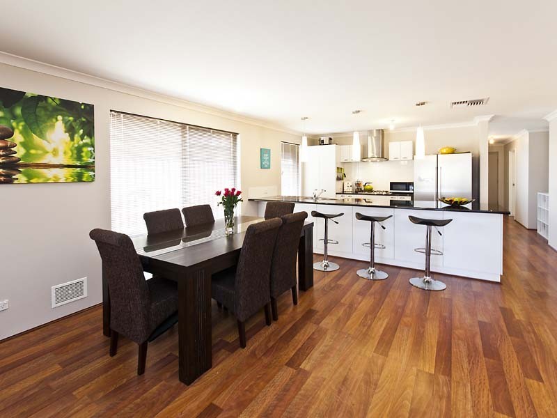 12 Padua Road, Piara Waters WA 6112