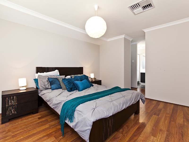 12 Padua Road, Piara Waters WA 6112