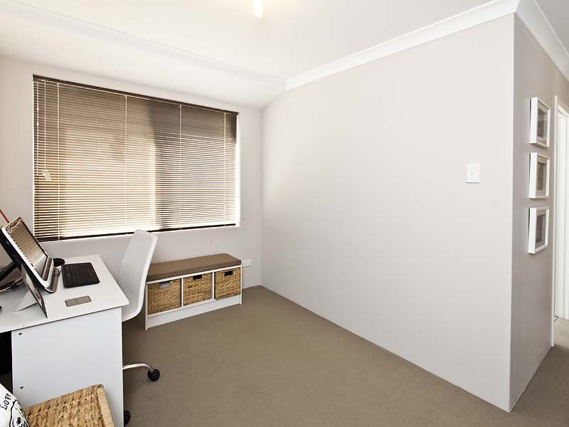 12 Padua Road, Piara Waters WA 6112