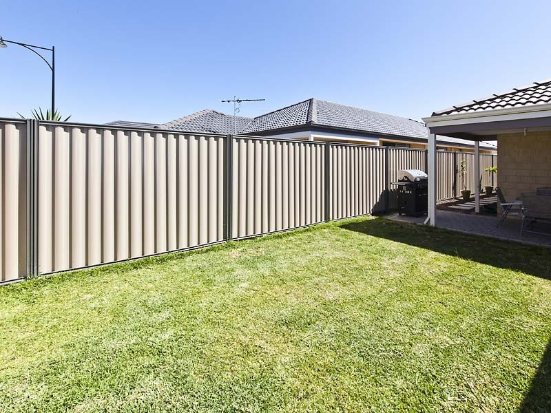 12 Padua Road, Piara Waters WA 6112